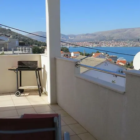 Desa * Τρογκίρ