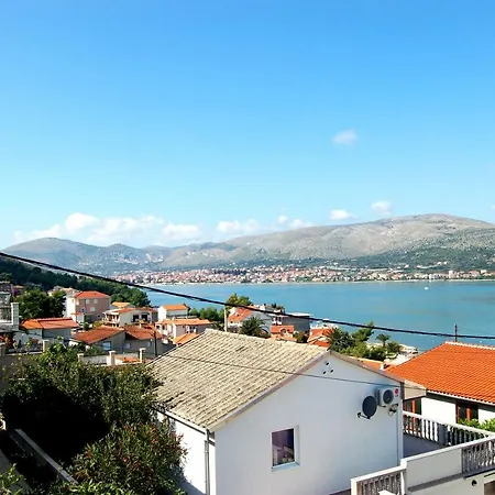 Desa Διαμέρισμα Τρογκίρ
